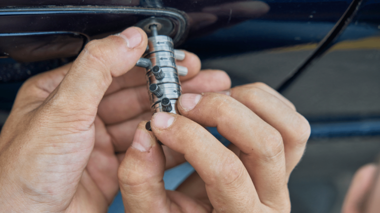 Can a locksmith get into a locked door