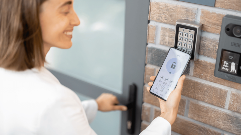 Can a locksmith open a smart lock